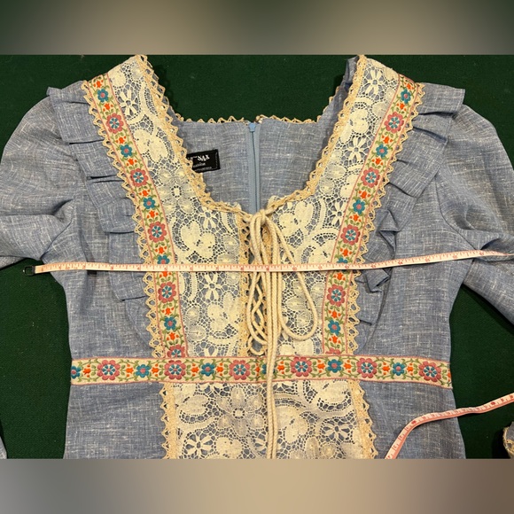 Blue Renaissance - Picture 4 of 10